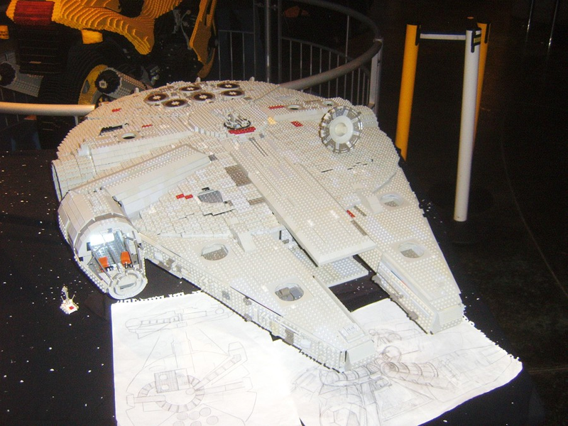 Illustration for article titled Crazy Guy Making Huge Minifig Scale Lego Corellian Corvette